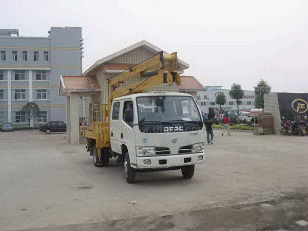 東風(fēng)金霸高空作業(yè)車