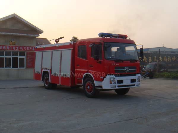 東風(fēng)天錦泡沫消防車